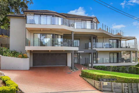 Ash Sienna - Accommodation Southport 1