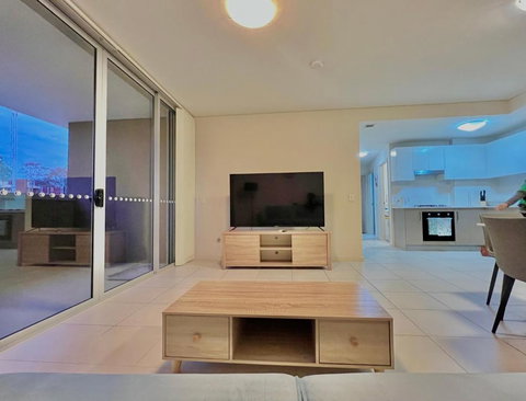 Ashfield 2 Br Apt Bus&Train Shop Parking - Accommodation Southport 1