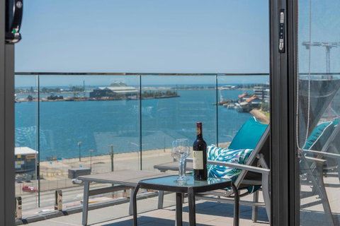 Astra Apartments Newcastle - Accommodation Southport 4