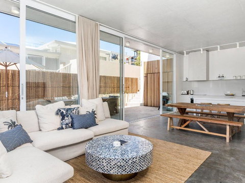 Audrey - Accommodation Southport 3