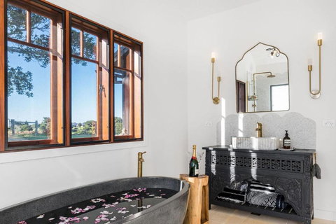 Aurora House - Accommodation Southport 3