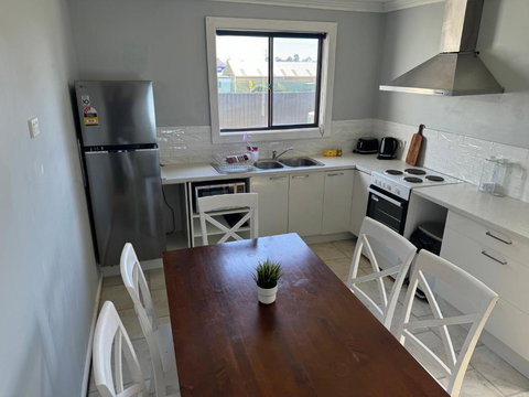 Austin Cottage - Accommodation Southport 2