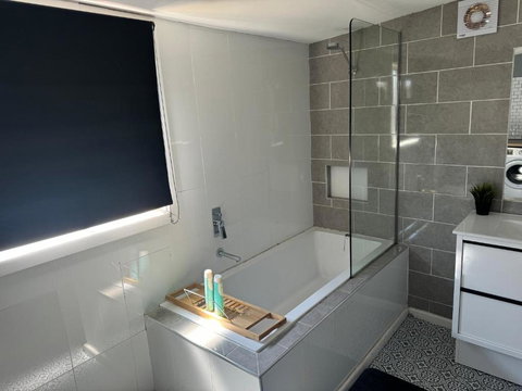 Austin Cottage - Accommodation Southport 1