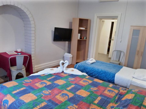 Austral Inn - Accommodation Southport 3