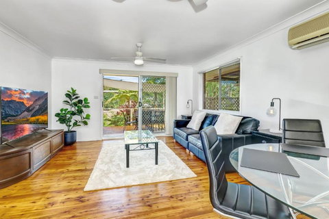 Avalon 2 - Accommodation Southport 3