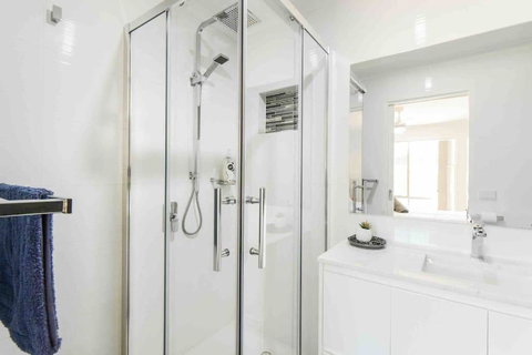 Avenue Family Retreat - Accommodation Southport 4