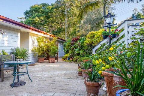 Avocado Sunset Bed & Breakfast - Accommodation Southport 3