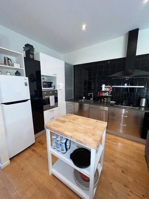Ascot Vale - Lovely 2 Bedroom Townhouse Close To Everything! - Accommodation Southport 2