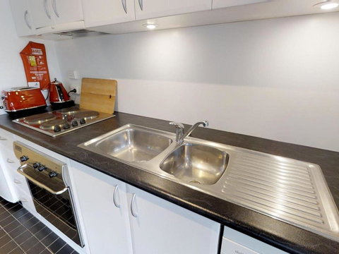 Apartment 4 - Accommodation Southport 2