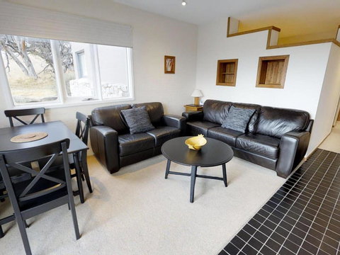 Apartment 4 - Accommodation Southport 0