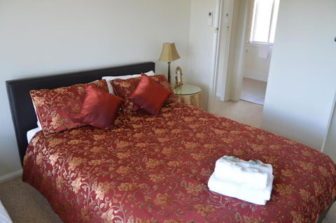 BATHURST GOLDFIELDS RESIDENCE On MOUNT PANORAMA - Southport Accommodation 2
