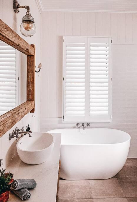 BAY PROPERTIES . Beach House Yamba - Southport Accommodation 2