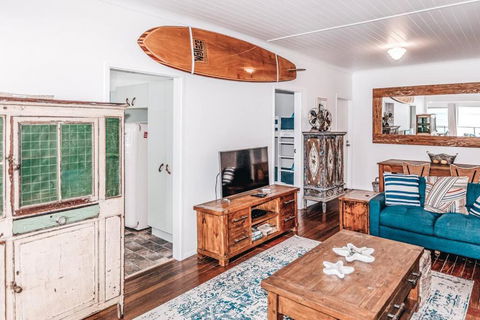 BAY PROPERTIES . Pacific Lodge - Southport Accommodation 3