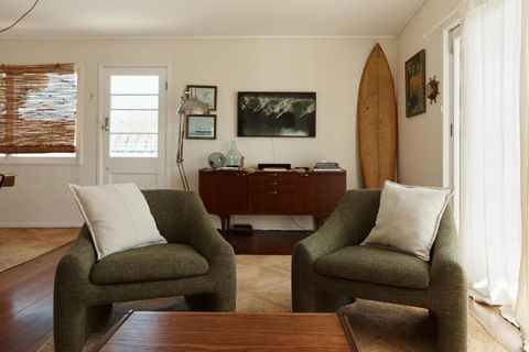 BAY PROPERTIES . The Sailor Shack - Southport Accommodation 1
