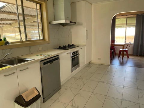 B Convenient And Livable Place For Daily Life - Southport Accommodation 4