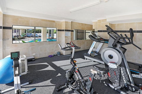 Pacific Regis Beachfront Holiday Apartments - Southport Accommodation 8