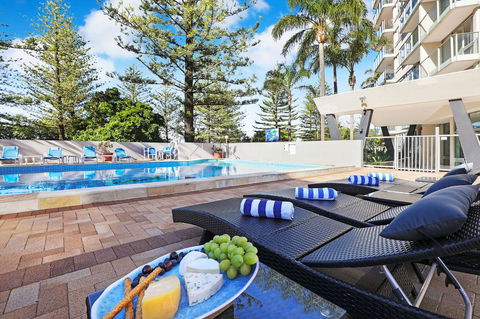 Pacific Regis Beachfront Holiday Apartments - Southport Accommodation 1
