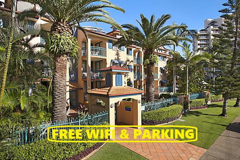 Aruba Surf Resort - Accommodation Southport 0