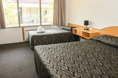 Salisbury Hotel Motel - Southport Accommodation 17