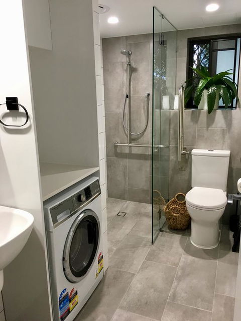 Burleigh Palms Holiday Apartments - Southport Accommodation 6