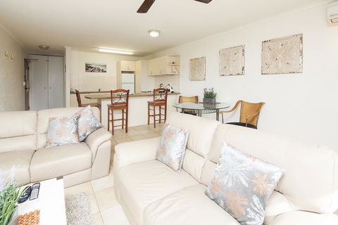 Burleigh Palms Holiday Apartments - Southport Accommodation 25