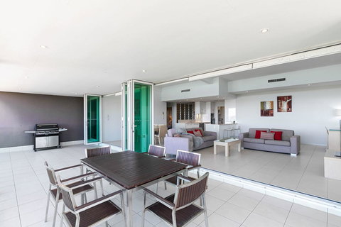 Akama Resort - Accommodation Southport 9