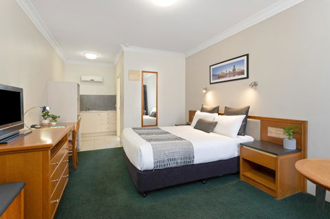Coopers Colonial Motel - Southport Accommodation 35
