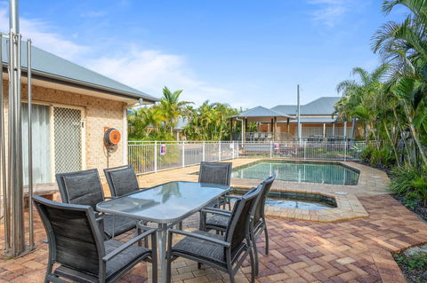 Coopers Colonial Motel - Southport Accommodation 1