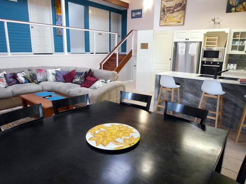 Gone Fishin - Southport Accommodation 2