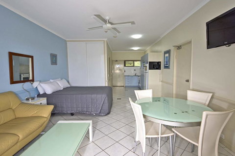 Anchorage On Straddie - Accommodation Southport 13