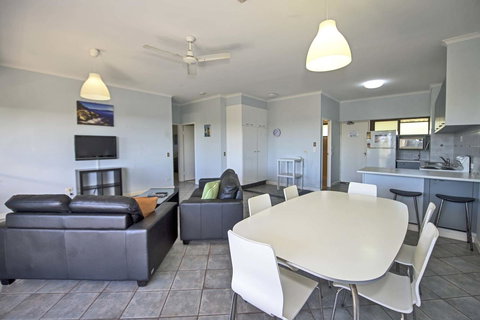 Anchorage On Straddie - Accommodation Southport 11