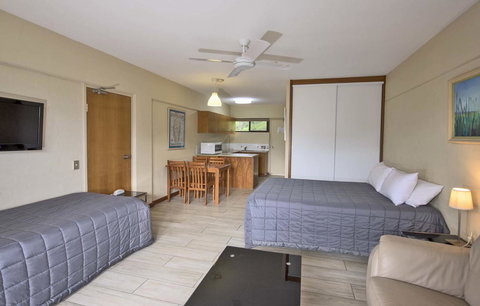 Anchorage On Straddie - Accommodation Southport 27
