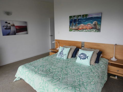 Cylinder Cove 8 - Southport Accommodation 1