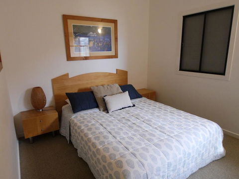 Cylinder Cove 8 - Southport Accommodation 3