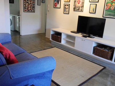 A AAA C-SHACK - Southport Accommodation 12