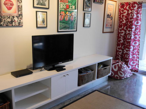 A AAA C-SHACK - Southport Accommodation 13