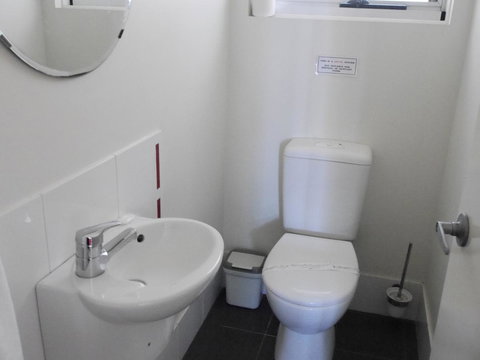 A AAA C-SHACK - Southport Accommodation 16