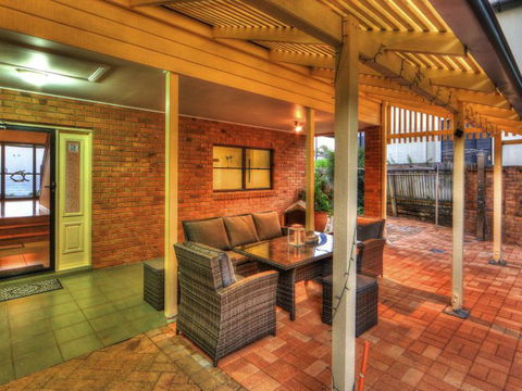 Belle Vue Beach House By Discover Stradbroke - Southport Accommodation 27