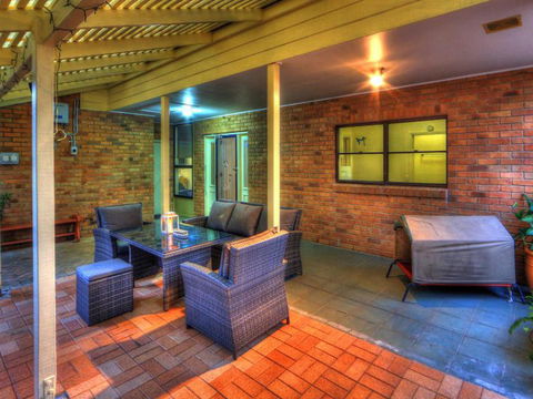 Belle Vue Beach House By Discover Stradbroke - Southport Accommodation 7