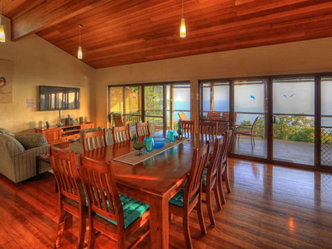 Belle Vue Beach House By Discover Stradbroke - Southport Accommodation 17