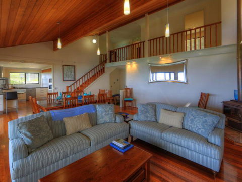 Belle Vue Beach House By Discover Stradbroke - Southport Accommodation 3