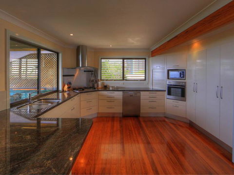 Belle Vue Beach House By Discover Stradbroke - Southport Accommodation 19