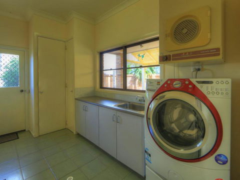 Belle Vue Beach House By Discover Stradbroke - Southport Accommodation 20