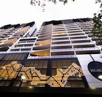 Highgate CBD Apartment - Southport Accommodation