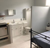 'Tranquil moments on Macleod' - Southport Accommodation