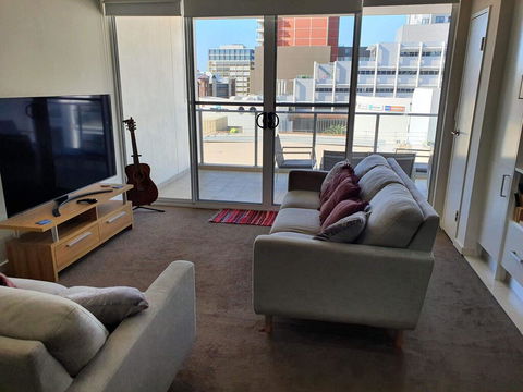 (just Listed) Bolton St 1br 350m Walk To Newcastle Beach +++ Wifi End Eand - Southport Accommodation 1