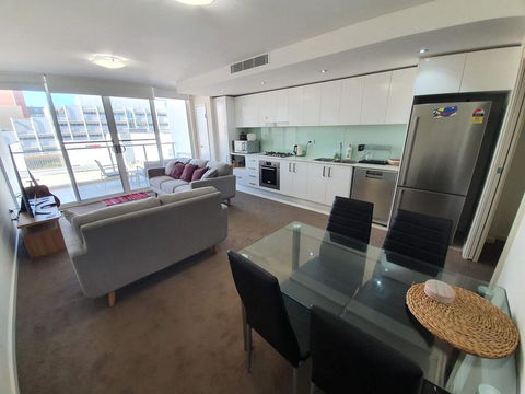 (just Listed) Bolton St 1br 350m Walk To Newcastle Beach +++ Wifi End Eand - Southport Accommodation 0