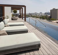 1 Bdrm Apt With Balcony Pool Parking  Gym - Southport Accommodation