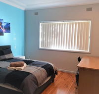 1 Double Quaint Private room near public bus transport - SHAREHOUSE - Southport Accommodation