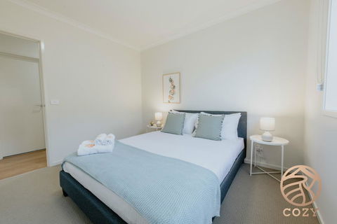 118 Refreshing 3BR Werribee Family House - Southport Accommodation 2